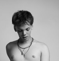 Theodore - Male escort in İstanbul Photo 3 of 6