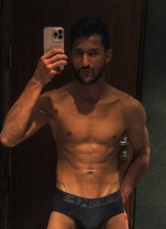 Therapist - Acompañantes masculino in New Delhi Photo 2 of 7