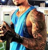 Therapistanuj - Acompañantes masculino in Dubai