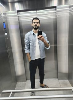HotDomVisitor - Acompañantes masculino in Beirut Photo 9 of 13