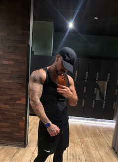 Thiago Prive - masseur in Milan Photo 5 of 12