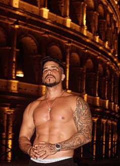 Thiago Prive - masseur in Milan Photo 7 of 12