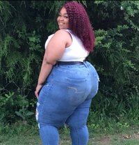 Thick Yara - puta in Accra
