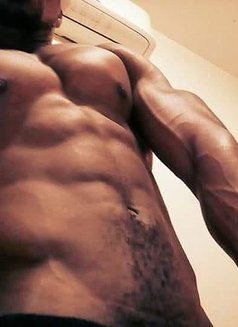 Thicksexzy - Male escort in Dubai Photo 1 of 2