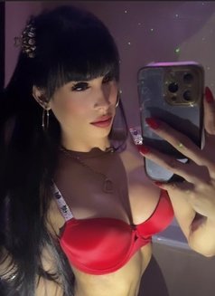 Thifanny - Transsexual escort in Dubai Photo 1 of 19