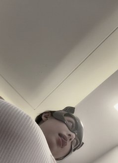 Thiwa - Intérprete de adultos in Al Manama Photo 10 of 16