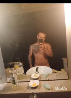 Thom - Acompañantes masculino in Bali Photo 2 of 5