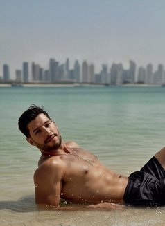THOMAS - Male escort in Dubai Photo 2 of 14