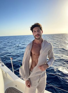 THOMAS - Male escort in Dubai Photo 12 of 14