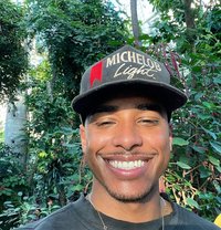 Thomas For Ladies and couples - Male escort in Abu Dhabi