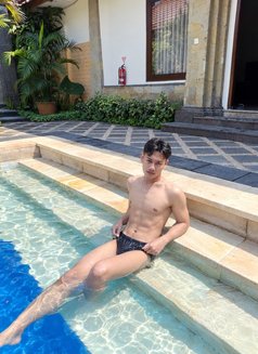 Thomas - Male escort in Bali Photo 4 of 5