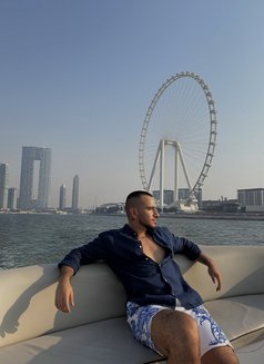 Thomas Latino - Masajista in Dubai Photo 3 of 5