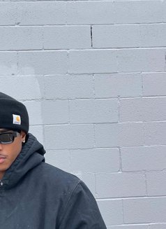 Thomas For Ladies and couples - Male escort in Abu Dhabi Photo 1 of 3