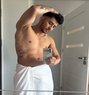 Thonny - masseur in Malta Photo 17 of 18