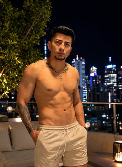 Thonny - masseur in Malta Photo 2 of 18