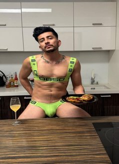 Thonybigcockxxl22 Arrived in Malta - Male escort in Malta Photo 8 of 22