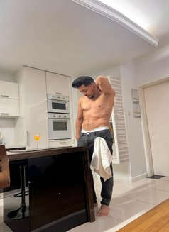 Thonybigcockxxl22 Arrived in Malta - Male escort in Malta Photo 15 of 22