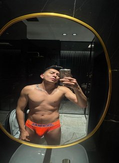 Thonybigcockxxl22 Arrived in Malta - Male escort in Malta Photo 18 of 22