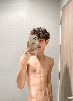 Thor - masseur in Phuket Photo 8 of 8