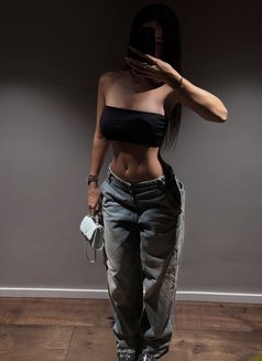 Threesome... Dubai Marina - escort in Dubai Photo 3 of 4