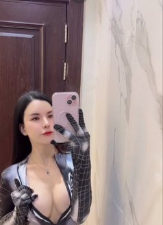 Threesome or Uotcall Full Service - escort in Al Manama Photo 4 of 8