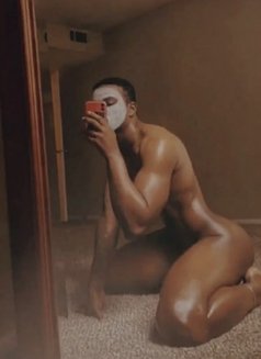 Thrub My pussy - Acompañantes masculino in Lagos, Nigeria Photo 1 of 3