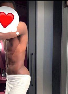 Thrub My pussy - Acompañantes masculino in Lagos, Nigeria Photo 2 of 3