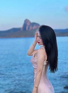 Thu Hiền - escort in Hanoi Photo 6 of 7