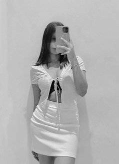 Thushi - escort in Colombo Photo 5 of 8