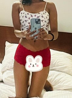 Thushini - puta in Colombo Photo 1 of 5