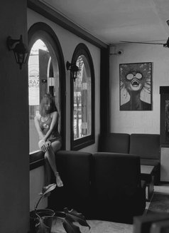 Thushi - escort in Colombo Photo 3 of 8