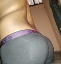 Thusith , fro men only (පුරුෂ පාර්ශවයට ප - masseur in Colombo