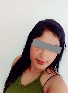 Thusivi - escort in Colombo Photo 2 of 10