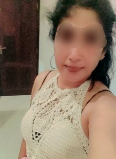 Thusivi - escort in Colombo Photo 7 of 9