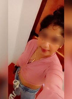 Thusivi - escort in Johor Bahru Photo 6 of 6