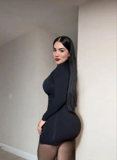 Ti T - escort in Abu Dhabi Photo 1 of 3