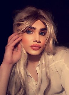 Tia - Transsexual escort agency in Beirut Photo 4 of 5