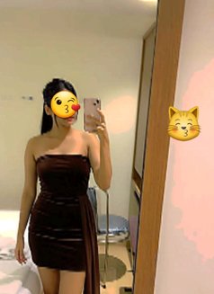 Tia - escort in Mumbai Photo 2 of 4