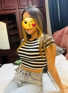 Tia - escort in Mumbai Photo 3 of 4