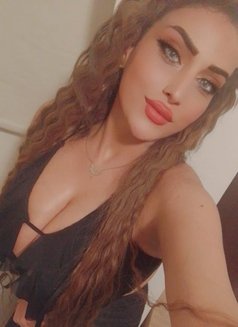 Tia - escort in Beirut Photo 4 of 4