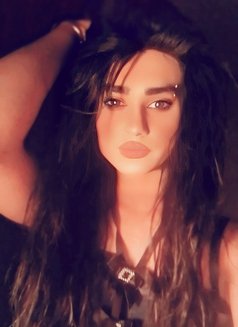 Tia Talin - Transsexual escort agency in Beirut Photo 2 of 7