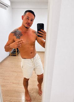 Tiago Masseur - Male escort in Dubai Photo 7 of 11