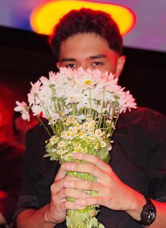 Tian - Male escort in Manila Photo 5 of 6