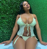 Tiana, Hot Independent Queen - puta in Pattaya