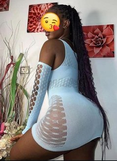 Tiana - puta in Nairobi Photo 2 of 4