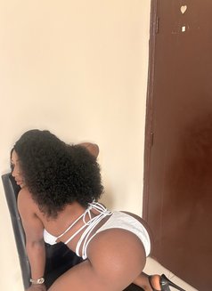 Tiana - masseuse in Abu Dhabi Photo 2 of 3