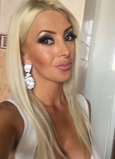 Tiara Blonde Busty - puta in Chişinău Photo 1 of 5