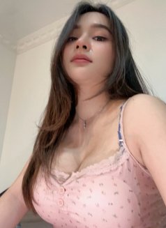 Tiara - puta in Jakarta Photo 3 of 5