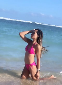 Tiara Leonty - Acompañantes transexual in Bali Photo 1 of 5