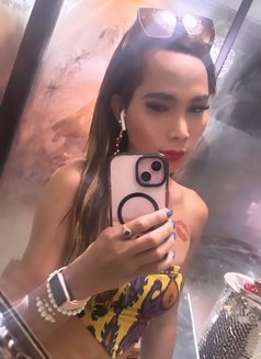 Tiara Leonty - Acompañantes transexual in Bali Photo 3 of 5